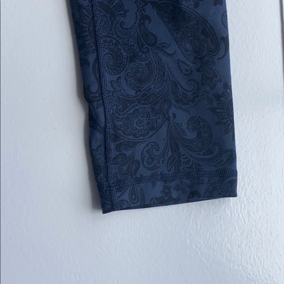 LULULEMON paisley Capri leggings - Picture 4 of 5